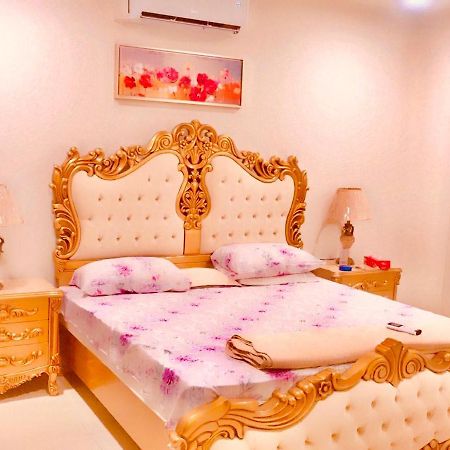 Atrium High Suite 2Bed Family Apartment Near Giga Mall Исламабад Экстерьер фото