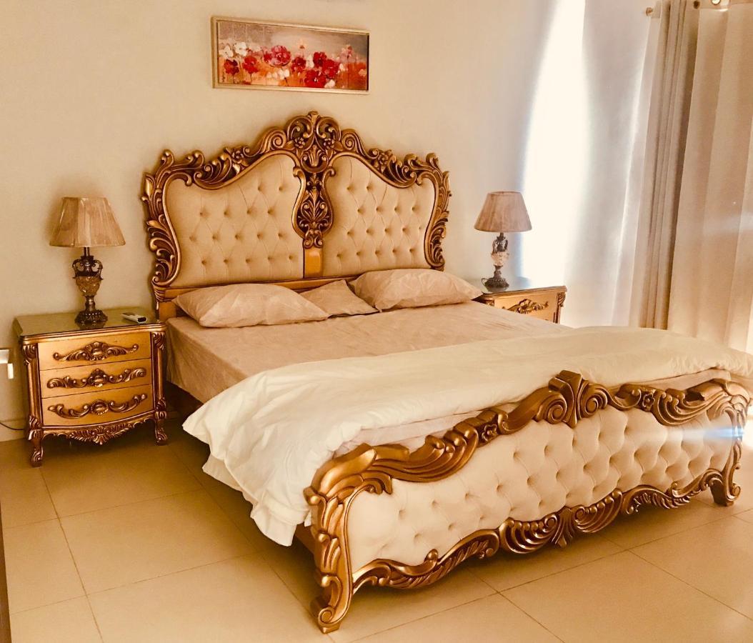 Atrium High Suite 2Bed Family Apartment Near Giga Mall Исламабад Экстерьер фото